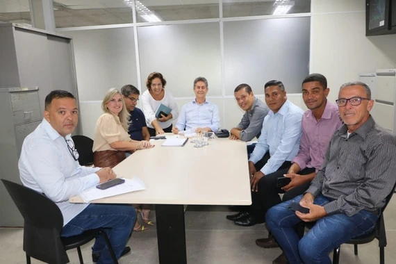 Deputada, prefeito e grupo político de Malhada cumprem agenda em Salvador