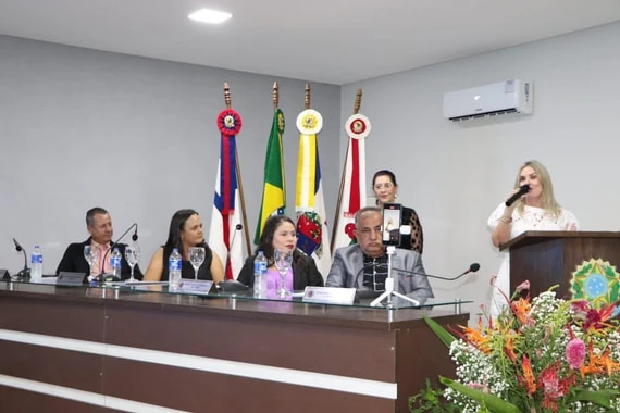  Ivana Bastos prestigia inauguração da nova sede da Câmara de Vereadores de Pindaí