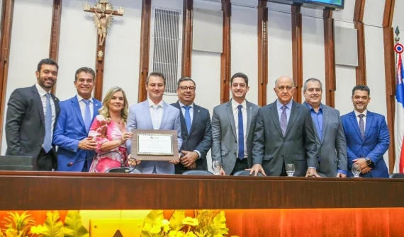 Ivana Bastos diz que Assembleia educa pelo exemplo quando reconhece mérito de quem empreende