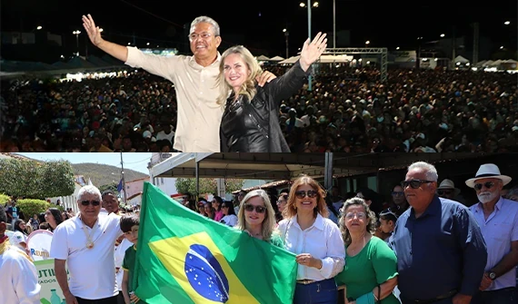 Ivana Bastos celebra o 7 de Setembro em Palmas de Monte Alto e Caetité