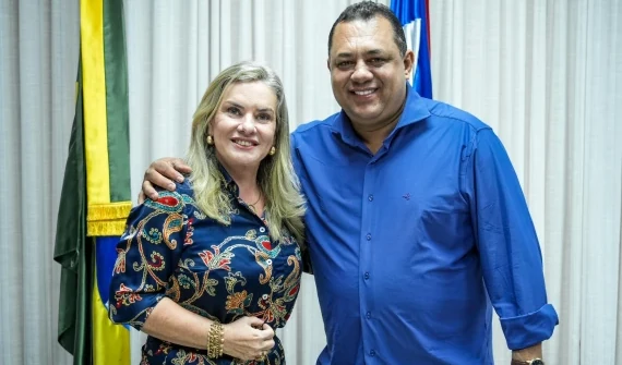 União de Ivana Bastos e Wilson, garante obra de iluminação em povoados de Ibitiara 