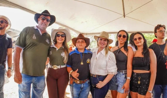 Ivana Bastos participa de celebração de aniversário de Botuporã e visita Novo Horizonte