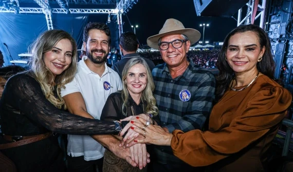 Ivana Bastos participa da Vaquejada de Palmas de Monte Alto e entrega investimentos para o município
