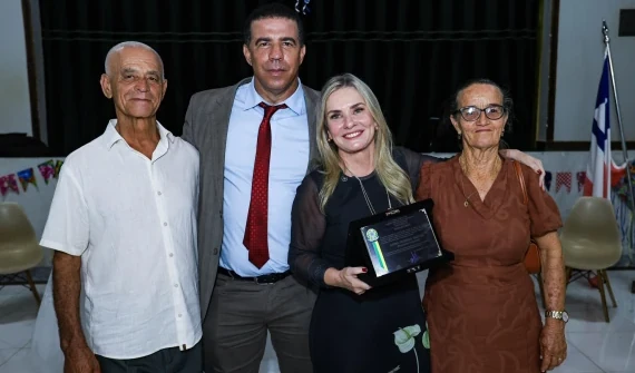 Ivana Bastos recebe Título de Cidadã Dom-Basiliense e reafirma compromisso com Dom Basílio