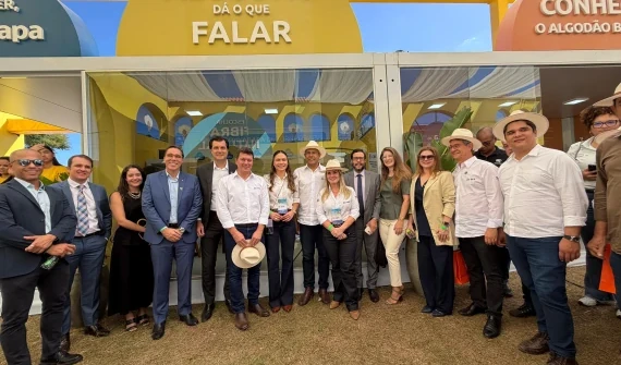 Ivana Bastos destaca papel do Parlamento no fortalecimento do agro durante abertura da Bahia Farm Show 2026