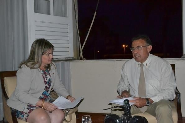 Ivana Bastos visita comandante geral da Polícia Militar