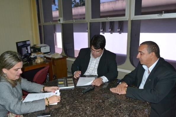 CAR autoriza assinatura de convênio para construção de sanitários em Urandi