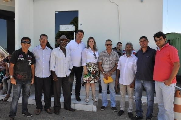 Deputada cobra obras de pavimentação para Caculé, Licínio de Almeida e Urandi