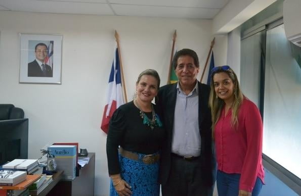 Ivana Bastos reitera pedido de reforma de colégio em Lençóis