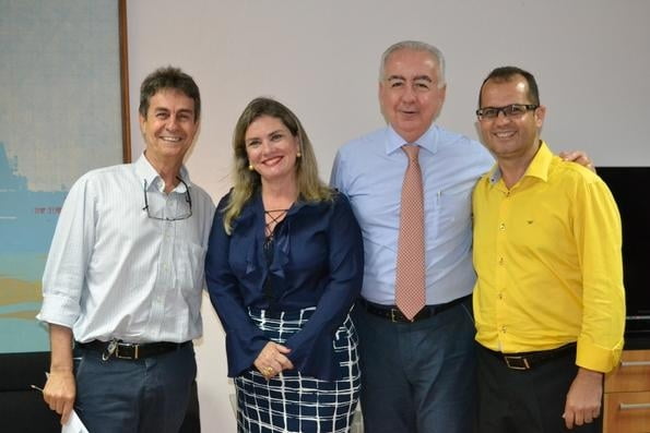 Ivana comemora publicação de aviso de licitação de obra da BA 156 em Tanque Novo