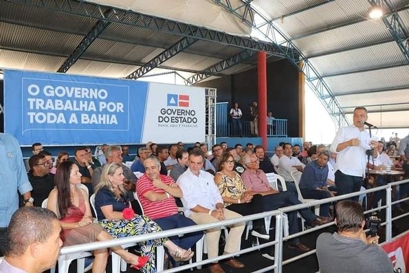 Ivana participa ao lado de Rui da entrega de obras e investimentos para Jacaraci