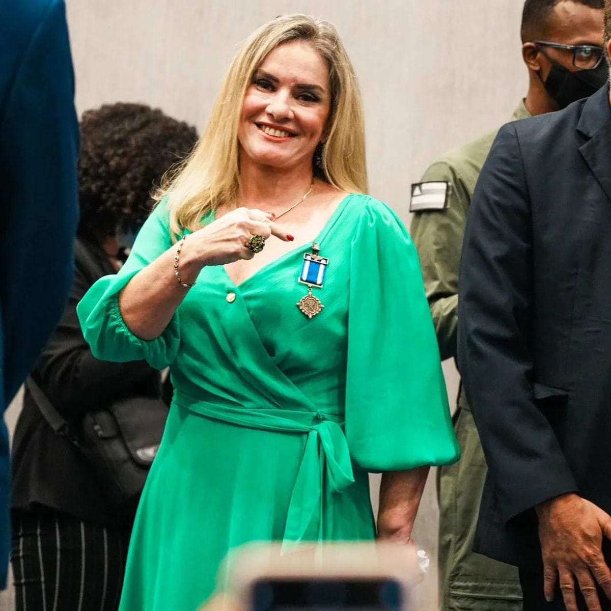 Deputada Ivana Bastos recebe Medalha da Aviação Policial Militar