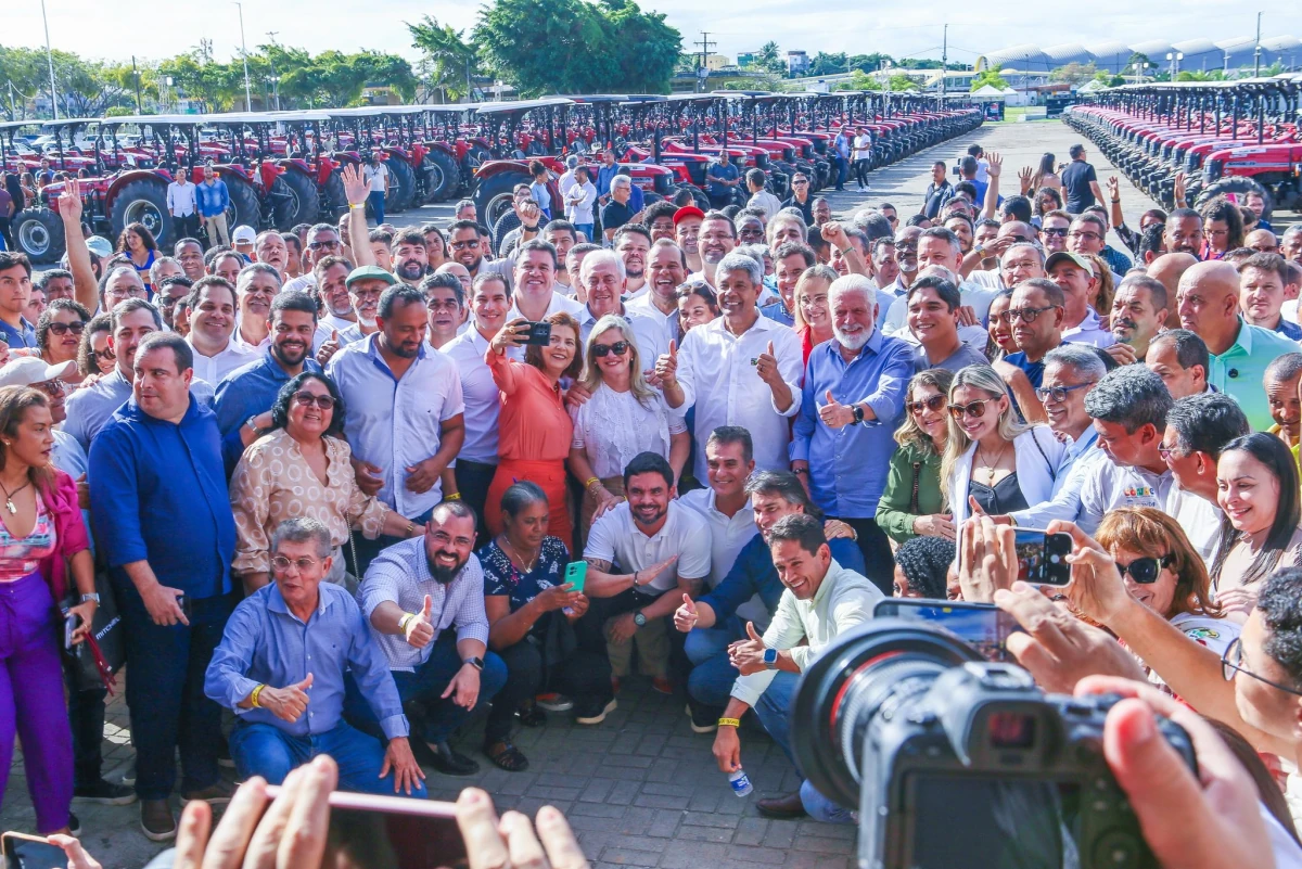 Ivana Bastos participa do lançamento do Plano Safra Bahia 2025/26 e realiza entregas importantes para municípios