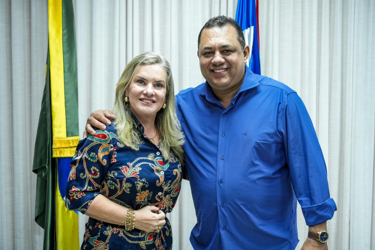 União de Ivana Bastos e Wilson, garante obra de iluminação em povoados de Ibitiara 