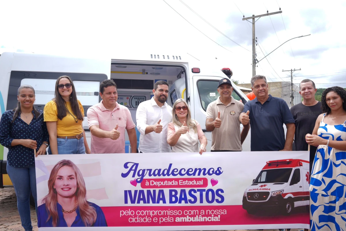  Ivana Bastos vai a Wagner, entrega ambulância e reforça compromisso de novos investimentos para o município